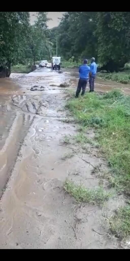 SAN LUIS ASI QUEDA EL PUENTE UNA VEZ QUE BAJA EL NIVEL DEL AGUA (1)