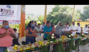 AYUTLA Autoridades en el informe