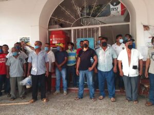 AYUTLA Gente manifestándose