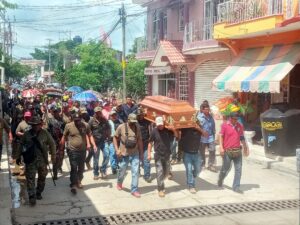 CRUZ GRANDE TRASLADO DEL FÉRETRO A LA COMANDANCIA REGIONAL