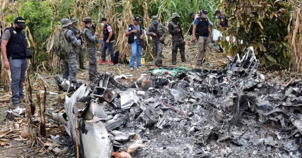 ROJA AVION ROBADO SE ESTRELLA EN GUATEMALA