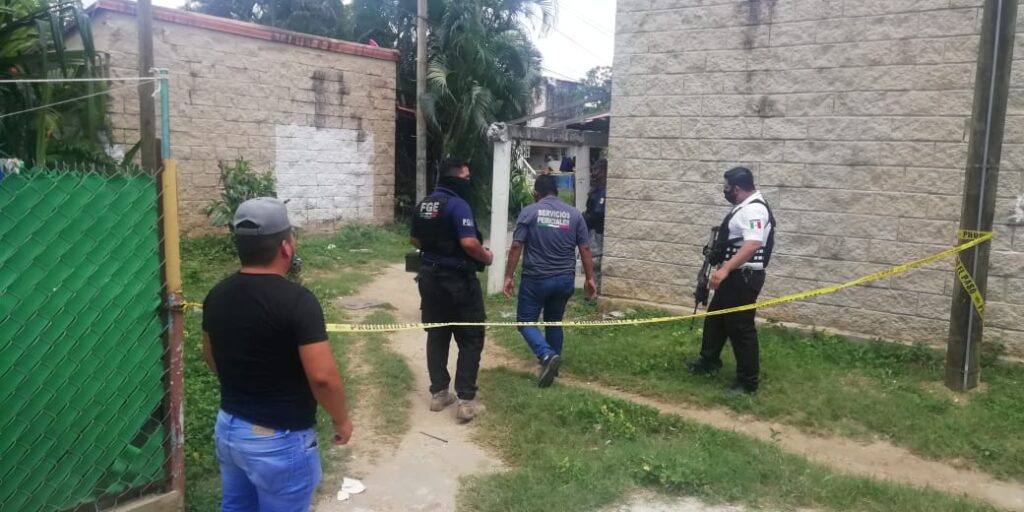 ROJA LUGAR DONDE LA ENTERRÓ