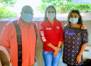 AZOYÚ CECILIA RODRÍGUEZ ESTRADA ACOMPAÑADA POR GABRIELA BERNAL RESÉNDIZ Y HUMBERTO QUEZADA JUSTO