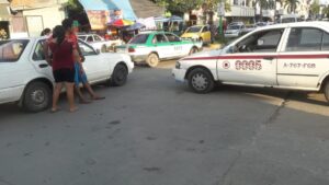 ROJA AUTOS INVOLUCRADOS