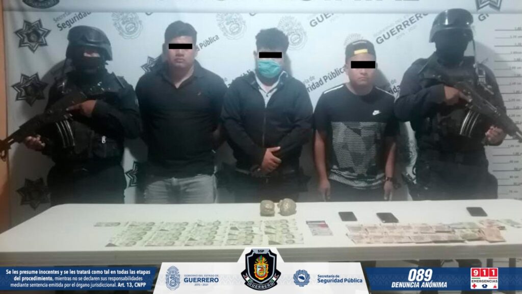 ROJA DETENIDOS EN TLAPA