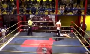 ROJA LUCHADOR MUERTO EN EL RING