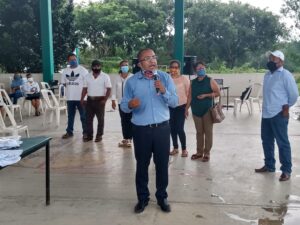 SAN LUIS EL DIRECTOR ENVIANDO UN MENSAJE