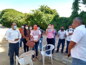 SAN LUIS LOS DOCENTES DIALOGANDO CON EL COMITE DE PADRES