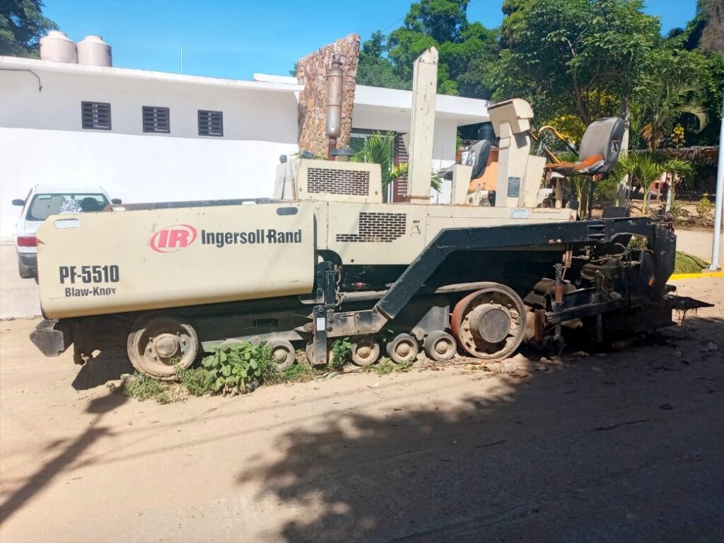 AZOYÚ MÁQUINA PAVIMENTADORA (1)