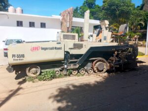 AZOYÚ MÁQUINA PAVIMENTADORA (1)