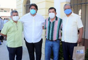 MARQUELIA JAVIER ADAME MONTALVÁN ACOMPAÑADO DE EX ALCALDES