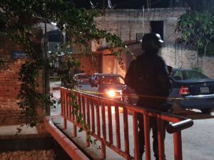 ROJA EJECUTAN A DOS HOMBRES EN UN AUTO