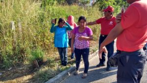 ROJA Las mujeres siendo atendidas (1)
