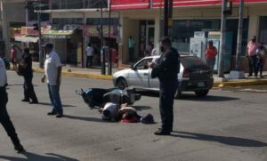 ROJA POLICIAS ACCIDENTADOS COMO CIVILES