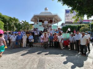 OME Los ciudadanos en el zocalo