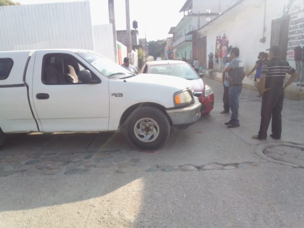 ROJA Choque en las calles Agustín de Iturbide y Mariano Matamoros (2)