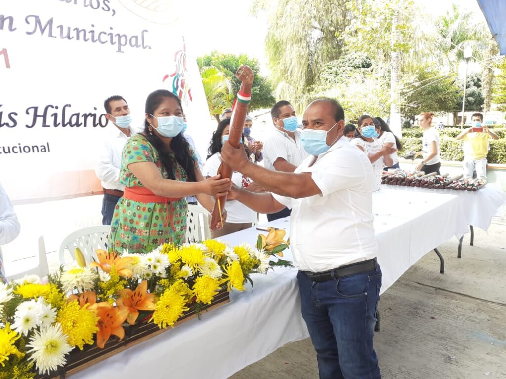 ILIATENCO ENTREGA DE BASTON