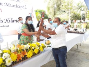 ILIATENCO ENTREGA DE BASTON