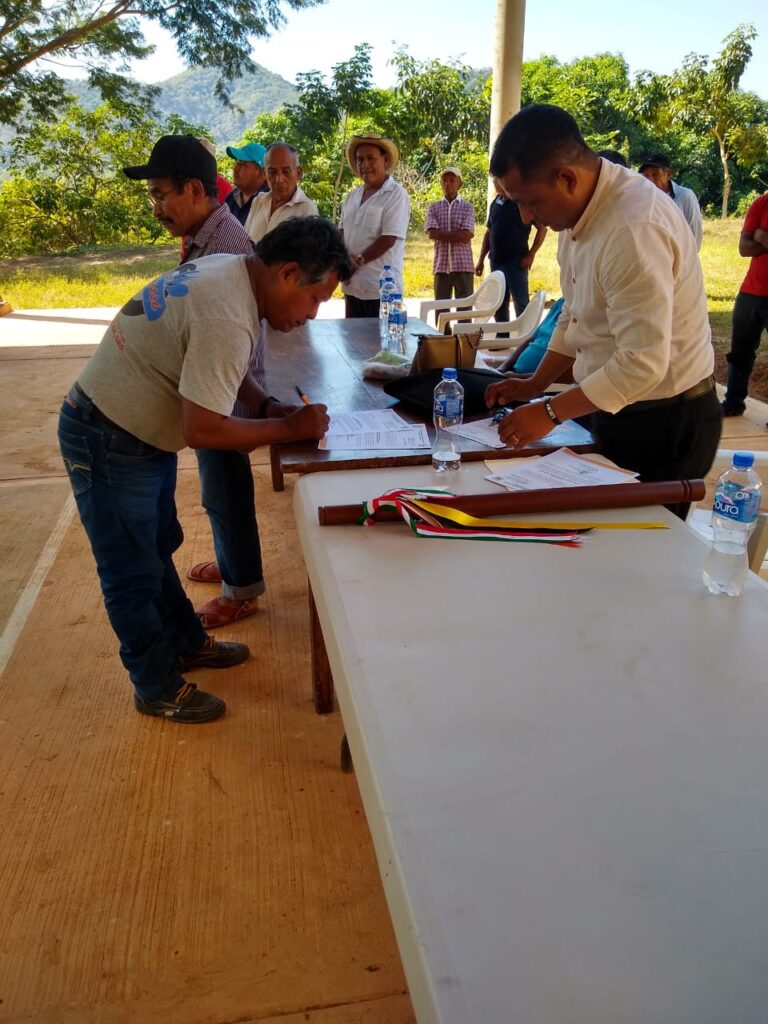 ILIATENCO FIRMA DEL NUEVO COMITE (2)