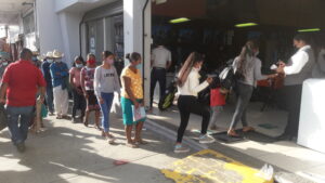 OME Entrada a la tienda Elektra