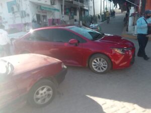 ROJA AUTOS INVOLUCRADOS