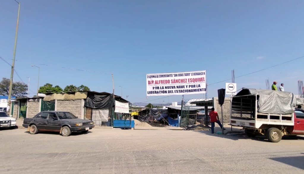 AYUTLA ESTACIONAMIENTO LIBERADO (3)