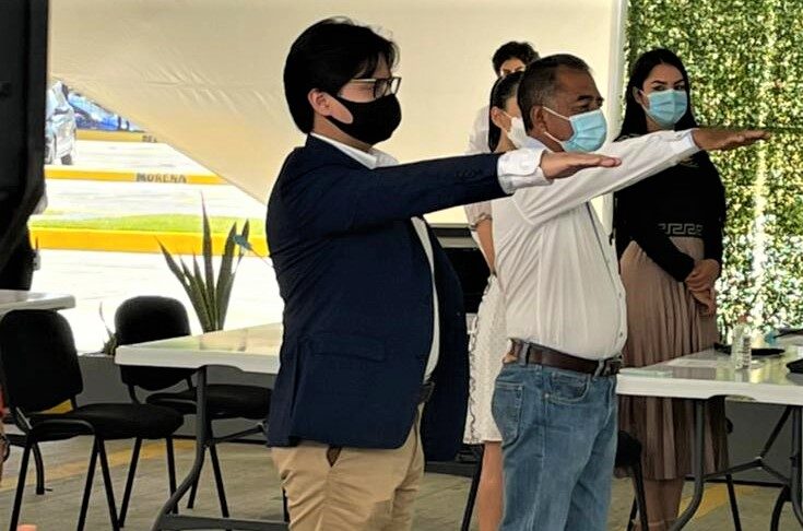 AZOYÚ JOSÉ EFRÉN LÓPEZ, DURANTE SU TOMA DE PROTESTA