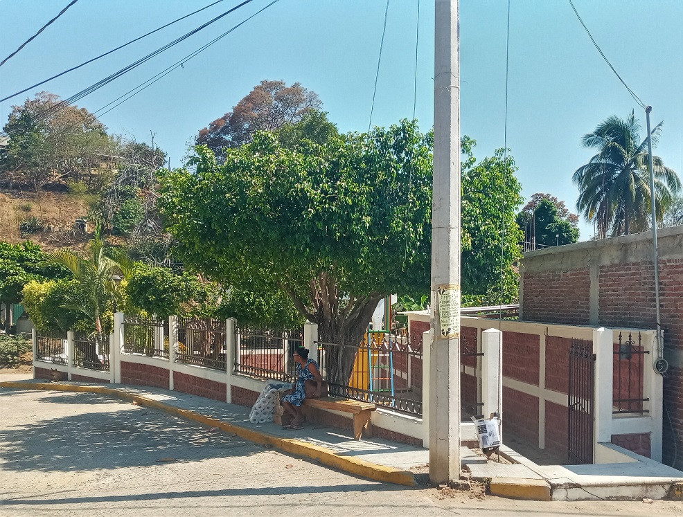 AZOYÚ PARQUE INFANTIL UBICADO FRENTE AL QUE SERÁ RETIRADO