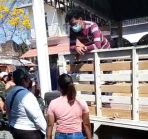 OME Los ciudadanos siendo desalojados (1)