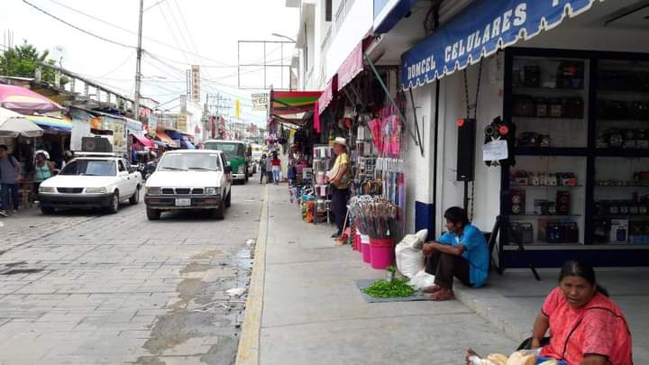 OME Los comerciantes en la avenida Cuauhtémoc (1)