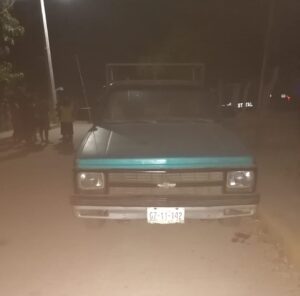 ROJA CAMIONETA DE LOS DETENIDOS
