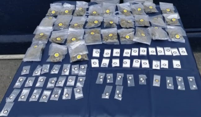 ROJA DETENIDO CON DROGA (2)