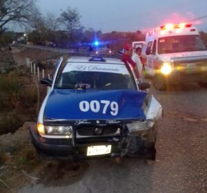 ROJA El taxi de Cuajinicuilapa
