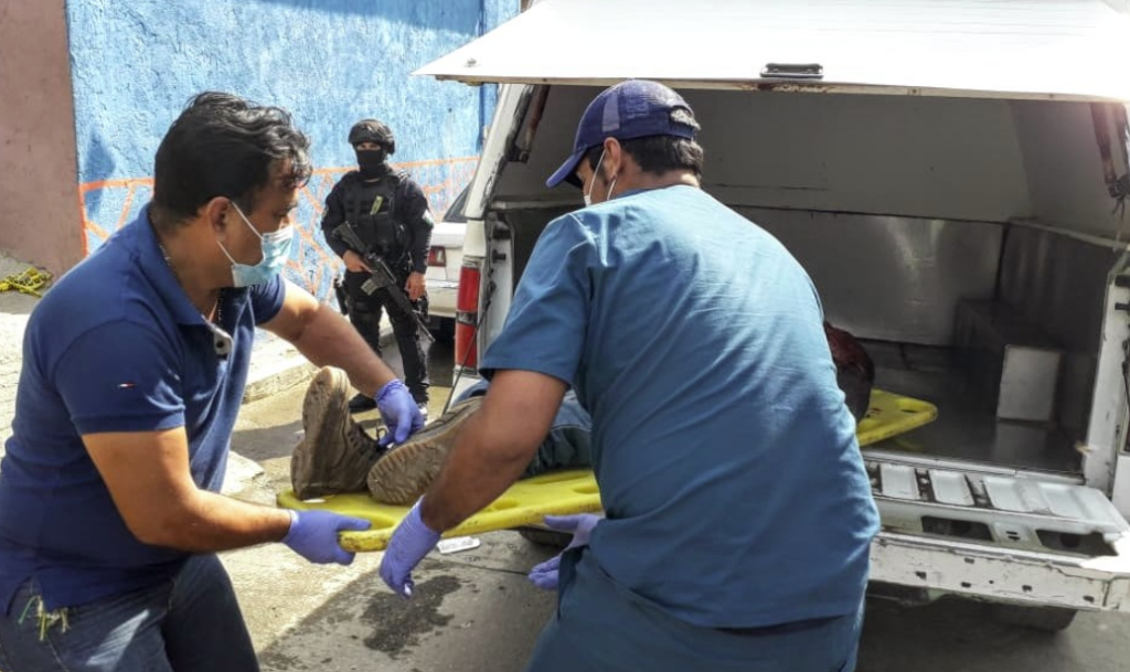 ROJA MATAN A HOMBRE EN COLONIA DE ACAPULCO