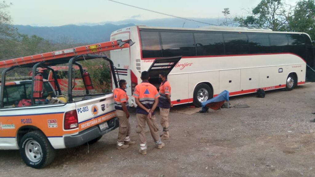 ROJA MUERE APLASTADO POR AUTOBUS