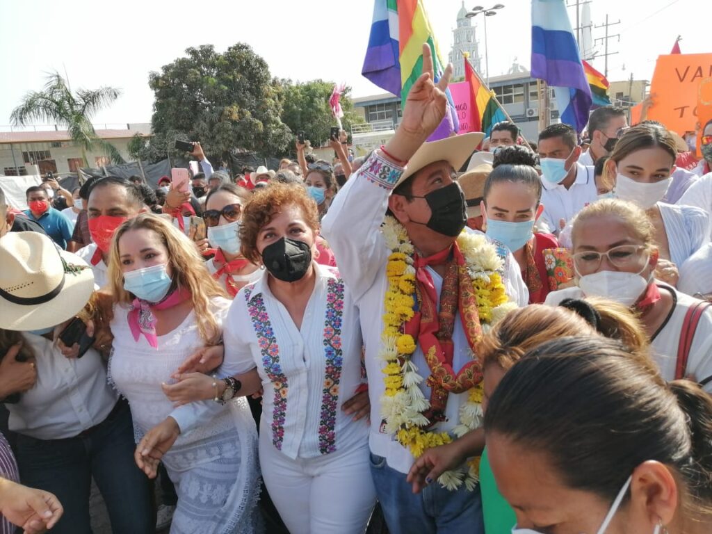 ome Nilsan Hilario Mendoza junto a Félix Salgado Macedonio