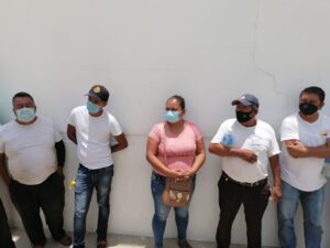 OME Nallely Leal acompañada de algunos transportistas