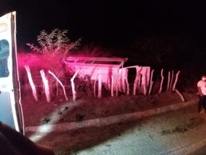 ROJA LA URVAN VOLCADA (1)