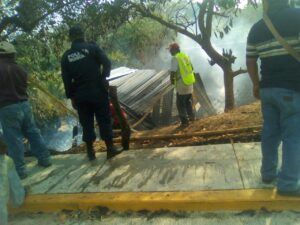 ROJA LABORES PARA SOFOCAR LA LLAMAS