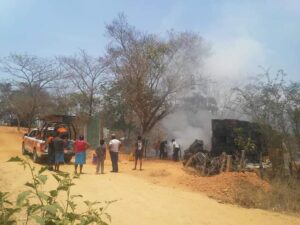 ROJA PROTECCION CIVIL ATENDIENDO EL INCENDIO