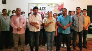 PRINCIPAL LA CANDIDATA Y SU EQUIPO QUE FUE AGREDIDO