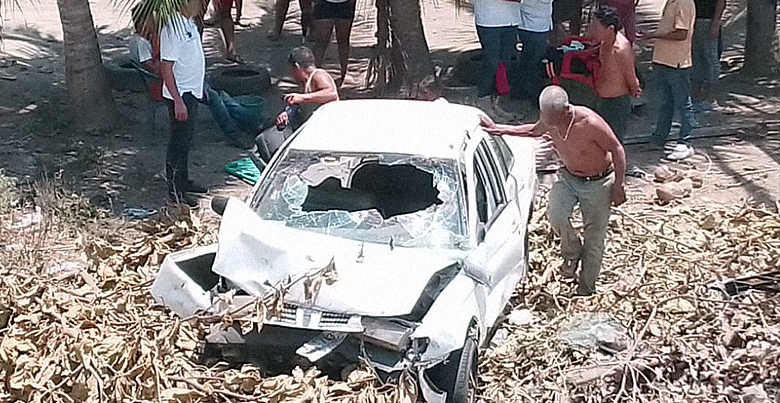 ROJA AUTOMÓVIL DONDE VIAJABAN LOS LESIONADOS