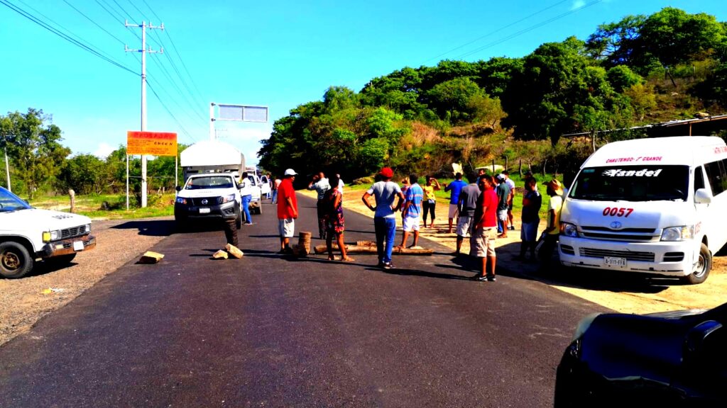CRUZ GRANDE BLOQUEO