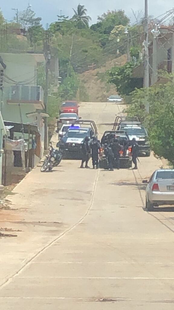 ROJA Los policías en un operativo