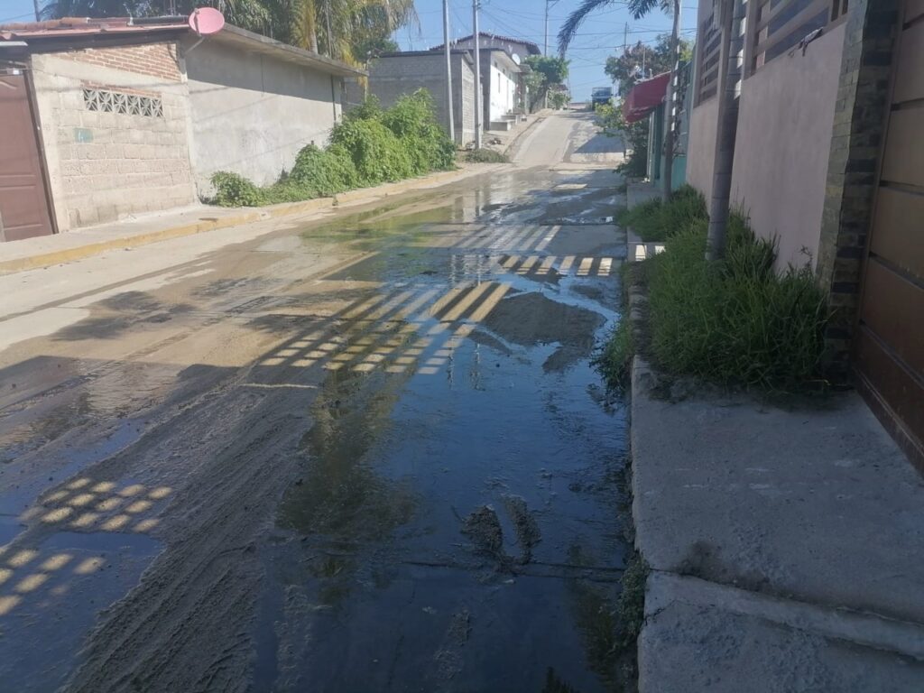 Marquelia Calles inundadas de agua (2)