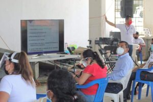 PRINCIPAL EL ALCALDE ELECTO ADAIR HERNANDEZ PRESENTE EN LA REUNION