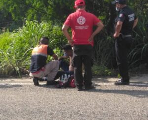 ROJA Atendiendo al herido (3)