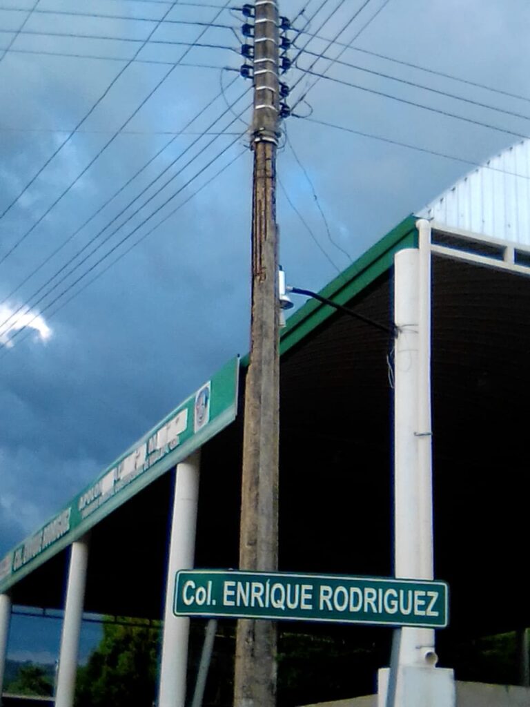 IGUALAPA Los postes en mal estado (2)