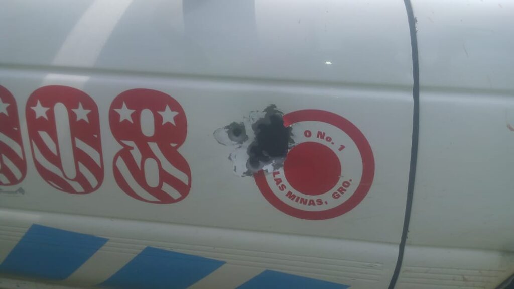 ROJA EL TAXI BALEADO (1)