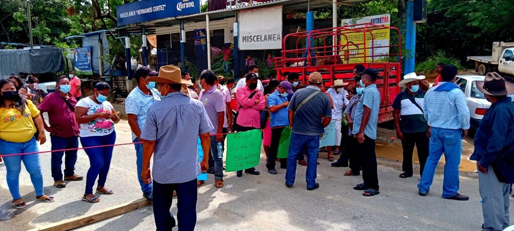 AYUTLA EL BLOQUEO (1)